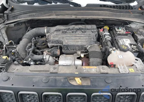 2021 Jeep Renegade Trailhawk 4X4 z USA, uszkodzony, nr VIN ZACNJDC19MPM33070